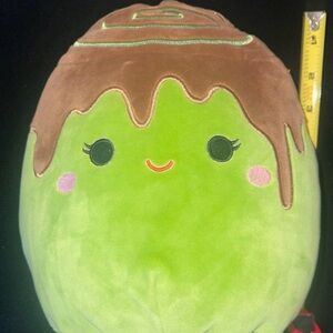 Squishmallow Malta the Matcha Cinnamon Roll